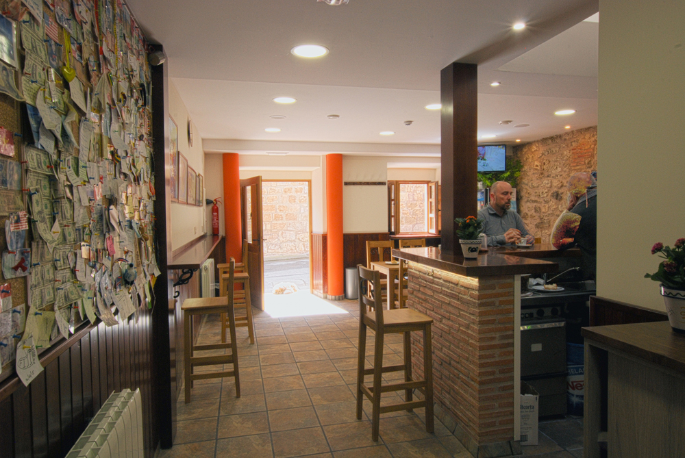 Bar del hostal Rabe de las calzadas