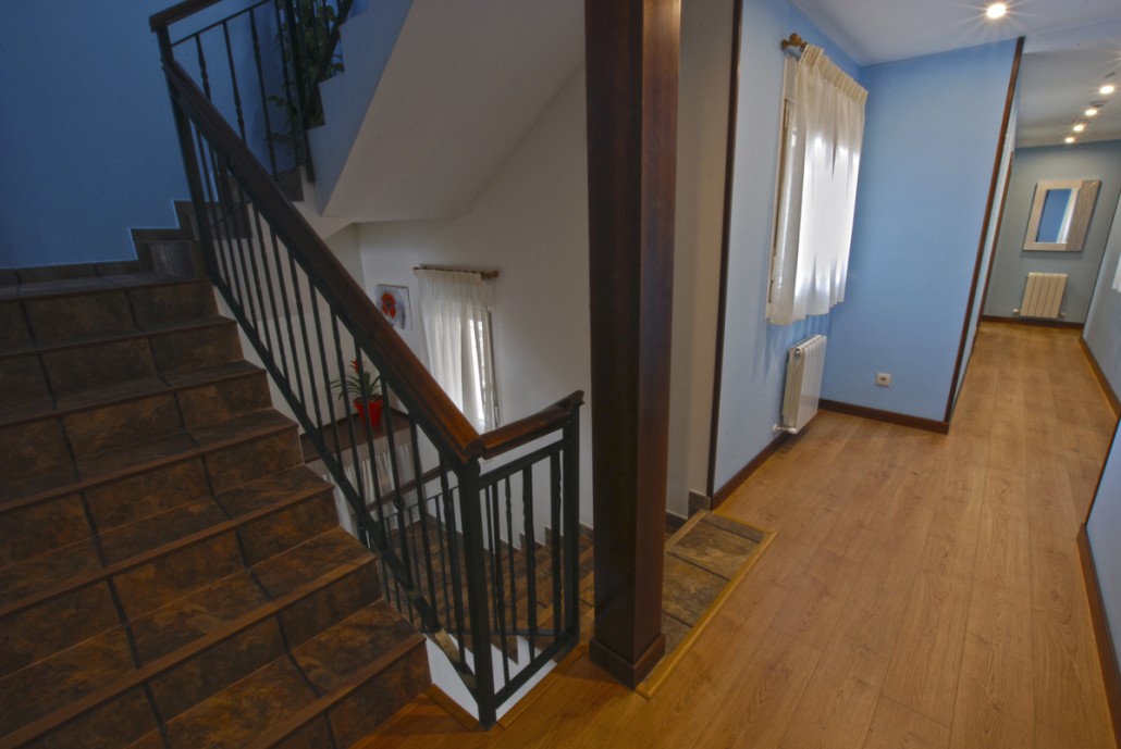 escalera a las habitaciones